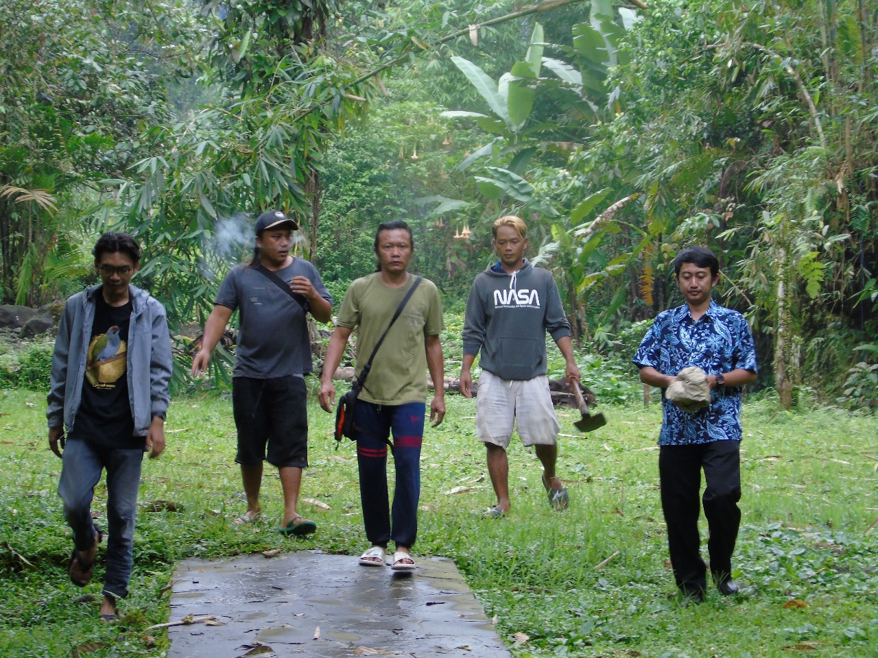 Penanaman Pohon Penjaga Mata Air & Pengkayaan Kehati Penanaman Pohon Penjaga Mata Air & Pengkayaan Kehati